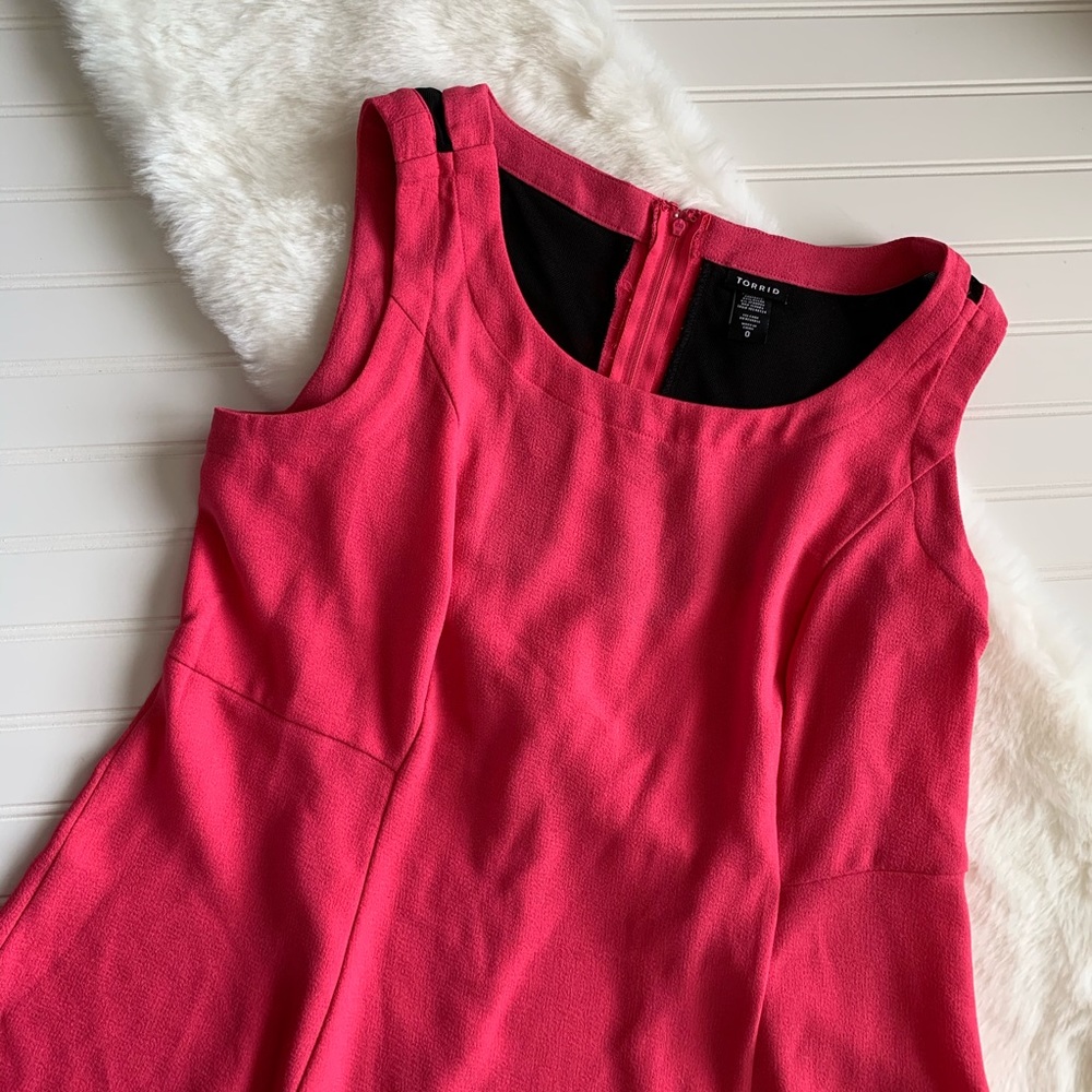 Torrid hot pink and black tank hi low size 0